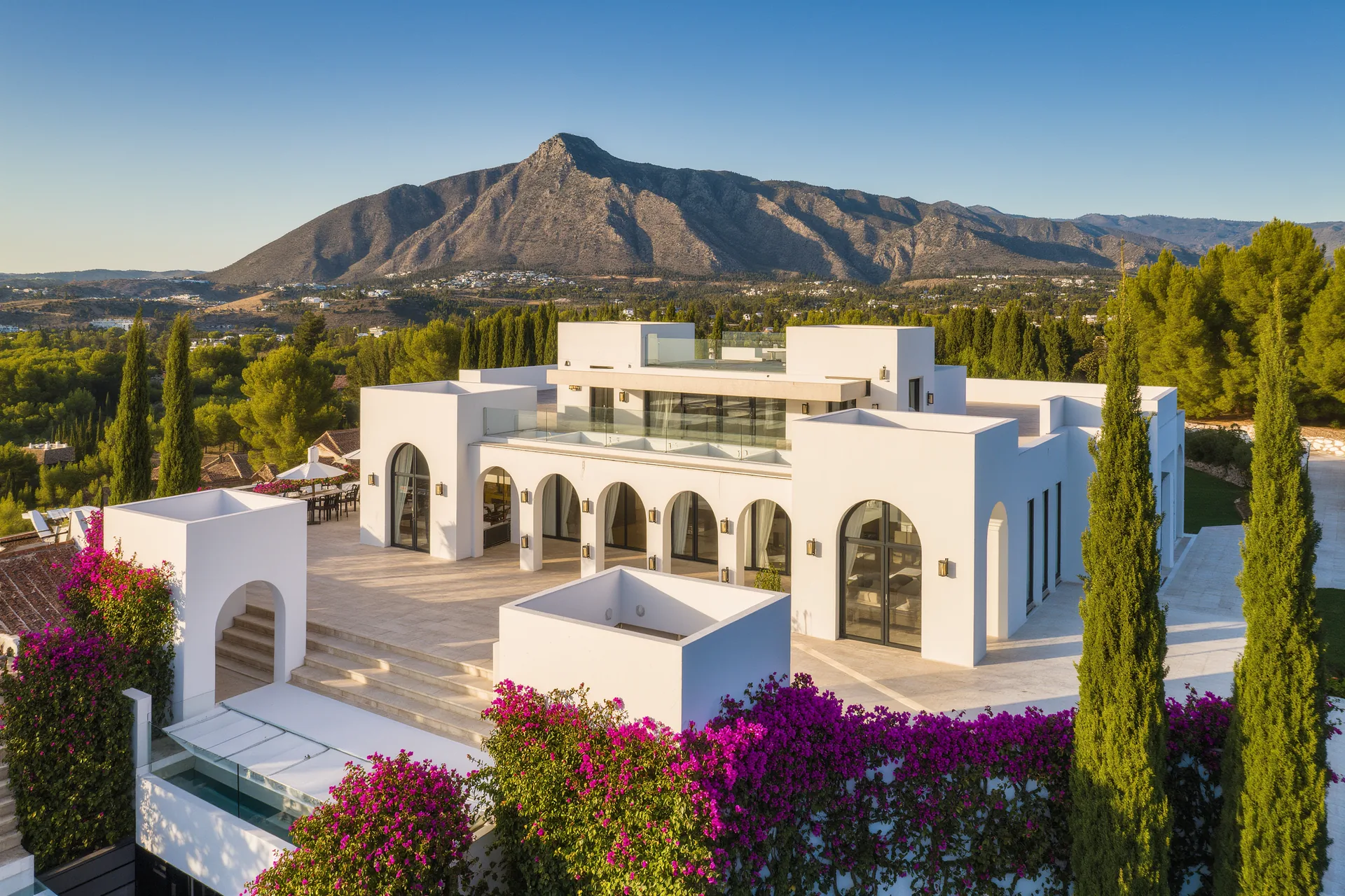 Los Mejores Restaurantes y Bares: Donde los Gourmets se Sienten en Casa en Marbella