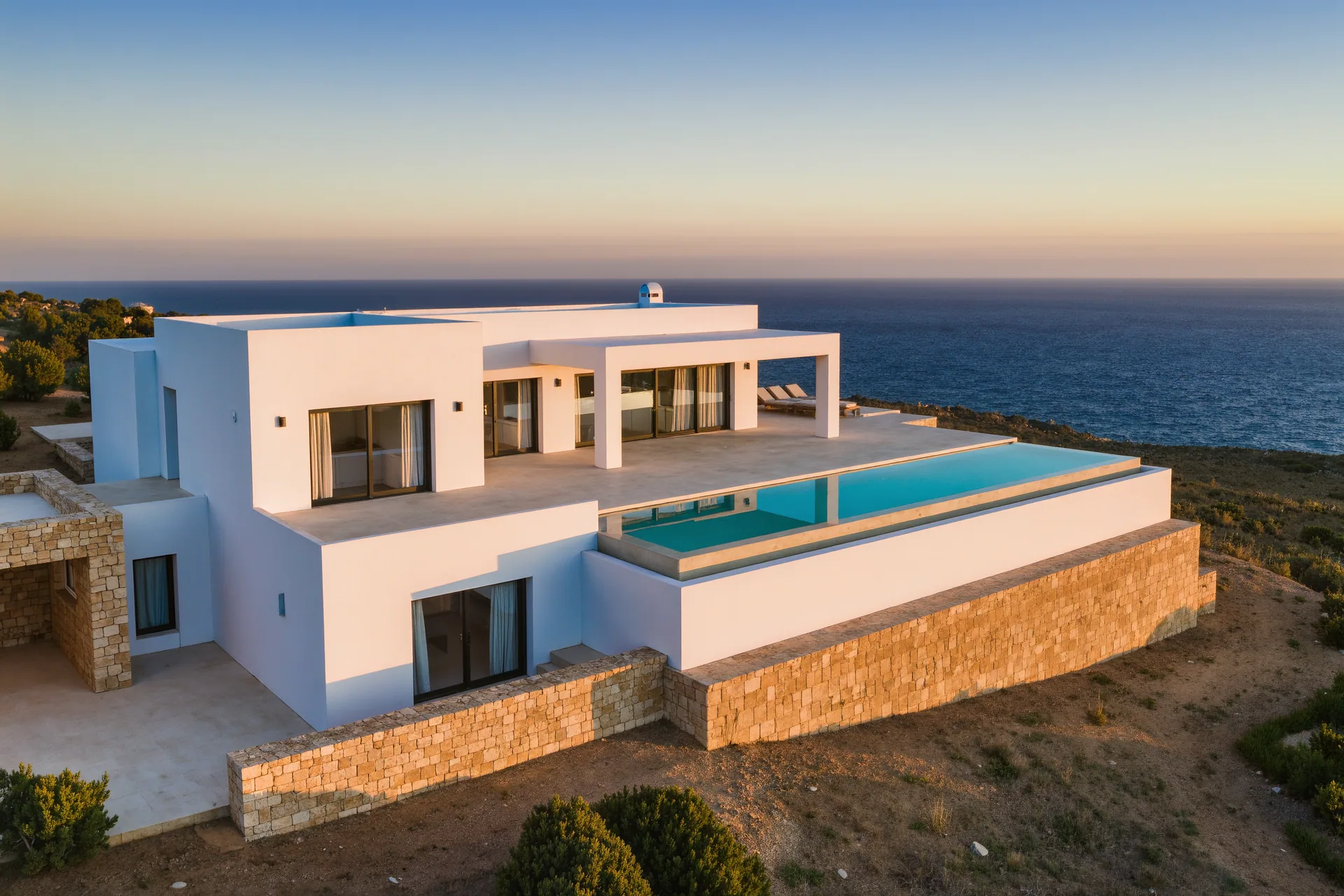 Los Mejores Restaurantes y Bares: Delicias Culinarias en Ibiza